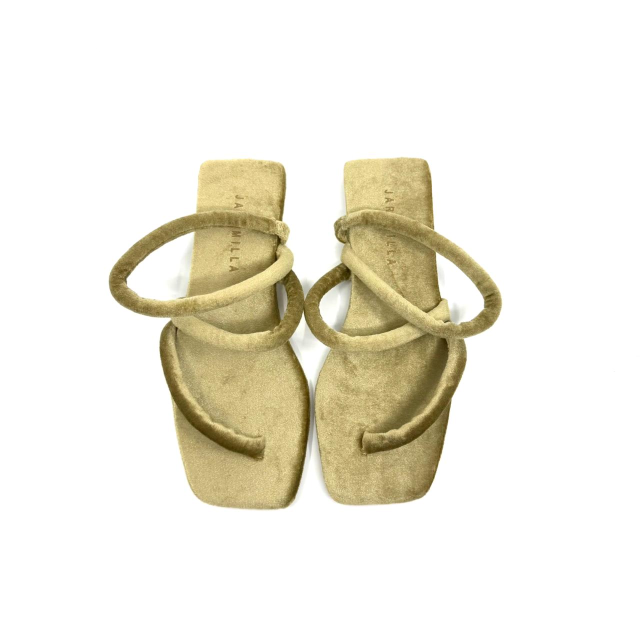 Flat Cleopatra