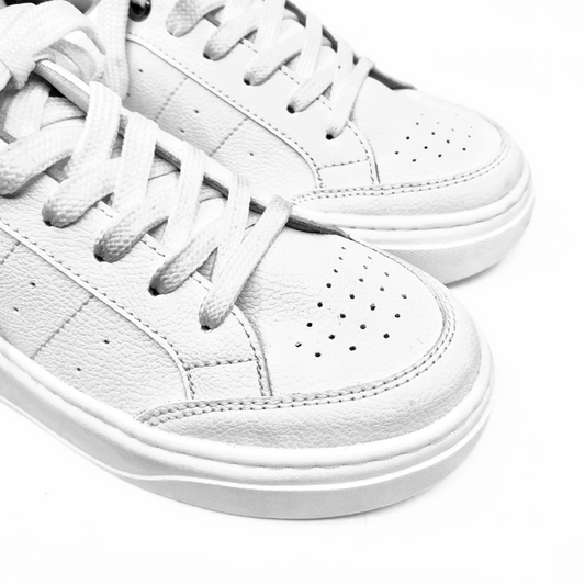 Tenis